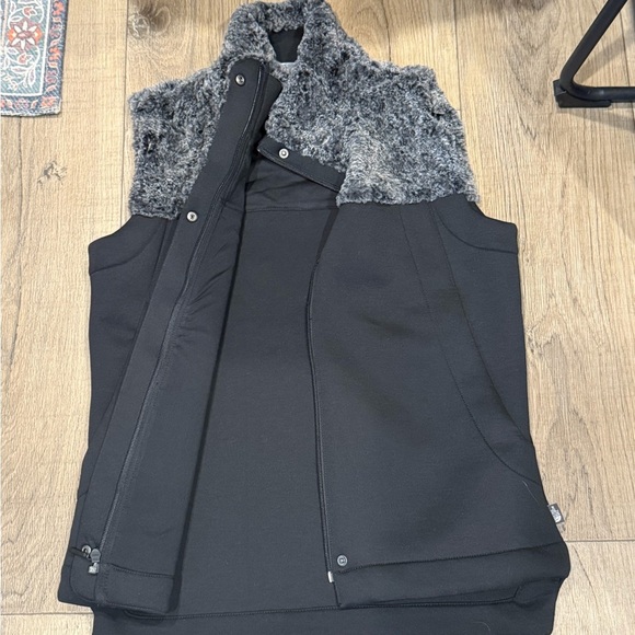 The North Face Medium Women's Black and Gray Vest - Picture 1 of 3